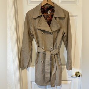 Nicole Miller Women's Tan Double Breasted Trench Coat Belted Size 8 Medium